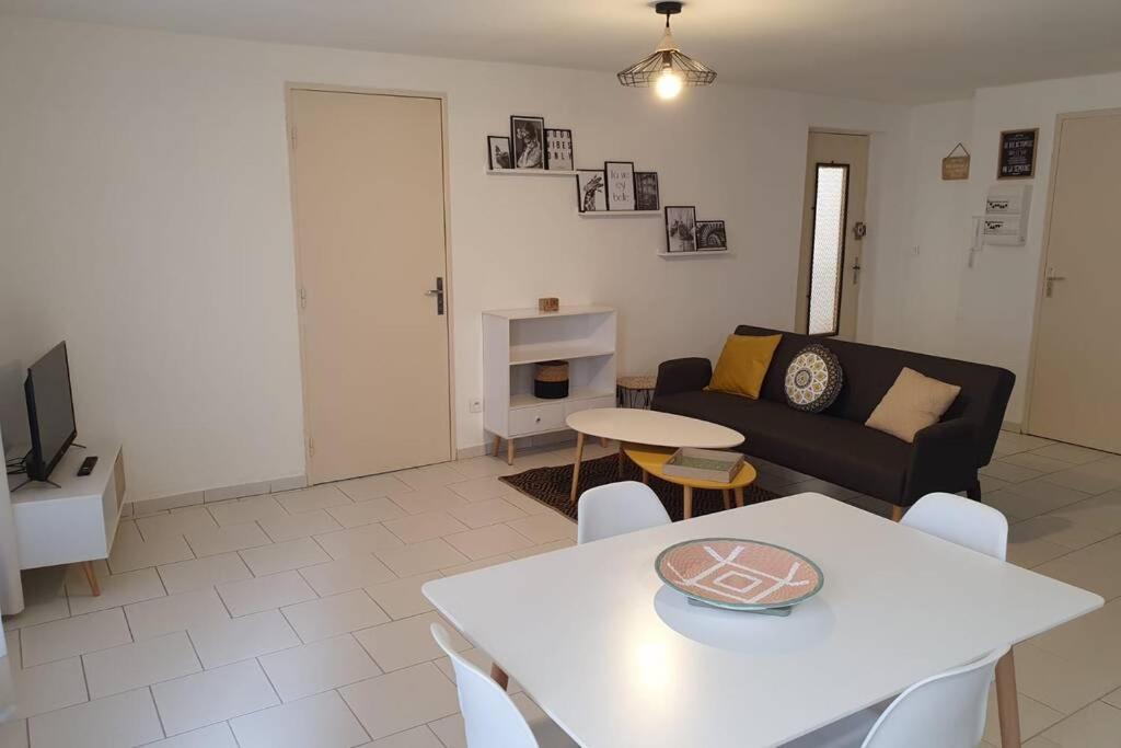 Historical Center Of Pezenas Appartement Buitenkant foto
